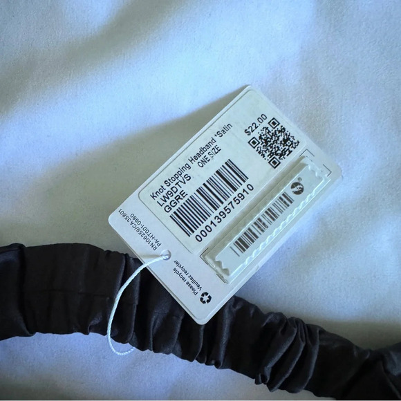 🆕🖤 Lululemon Knot Stopping Headband Satin - Black - Picture 6 of 8